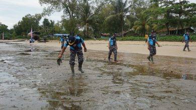 Danlanal Sangatta Pimpin Bersih-Bersih Pantai Teluk Lombok