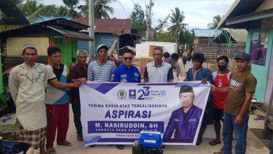 M. Nasiruddin Anggota DPRD Provinsi Kaltim Serahkan Bantuan Kepada Nelayan Bontang Dan Kutim