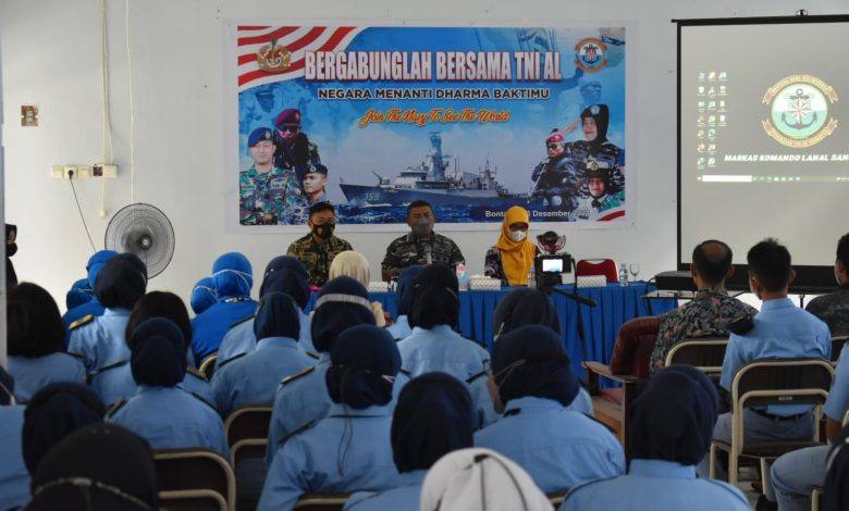 Danlanal Sosialisasikan Penerimaan Prajurit TNI AL Di SMKN II Bontang