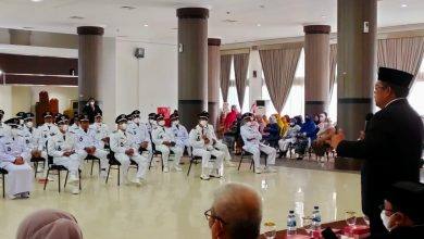 Wakil Bupati Kasmidi Bulang Berikan Arahan Kepada Kepala Desa Yang Baru Saja Dilantik