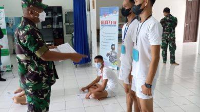Danlanal Sangatta Meninjau Pelaksanaan Test Kesehatan Calon Bintara Dan Tamtama TNI AL
