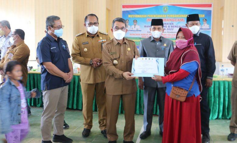 Warga Rantau Pulung Kini Nikmati Air Bersih dari Perumdam