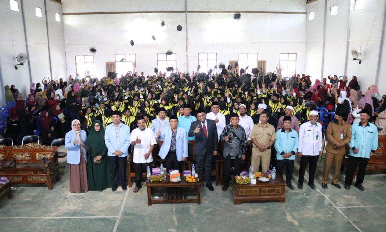Wakil Bupati Hadiri Wisuda Santri TKTPA Kaliorang