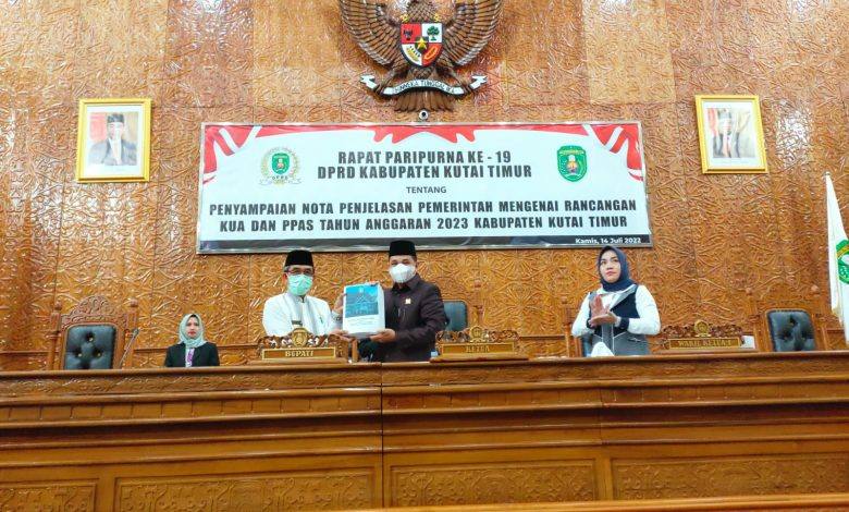 Bupati Sampaikan KUA PPAS. APBD Kutim 2023 Defisit