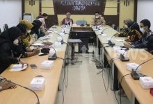 DPMPTSP Kaltim Terima Kunjungan Studi Tiru DPMPTSP Balikpapan: Bahas Pengawasan Perizinan Berusaha Risiko Rendah
