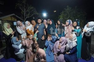 Ramadhani Semenisasi Gang Mushollah, Warga Gelar Syukuran di Jalan1